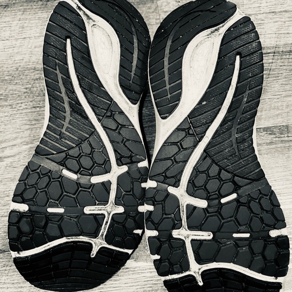 Boy’s-Size 4, barley worn; New Balance, Salomon (sold), ASICS, Land’s End - Picture 8 of 12